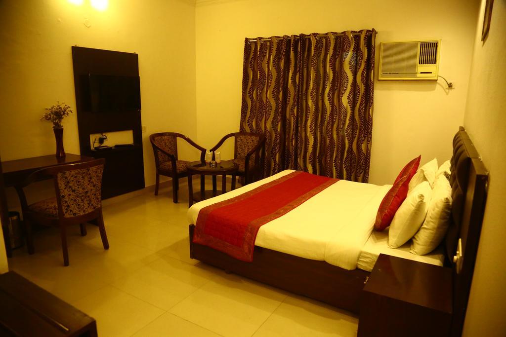 Hotel Smart Inn 2 뉴델리 외부 사진