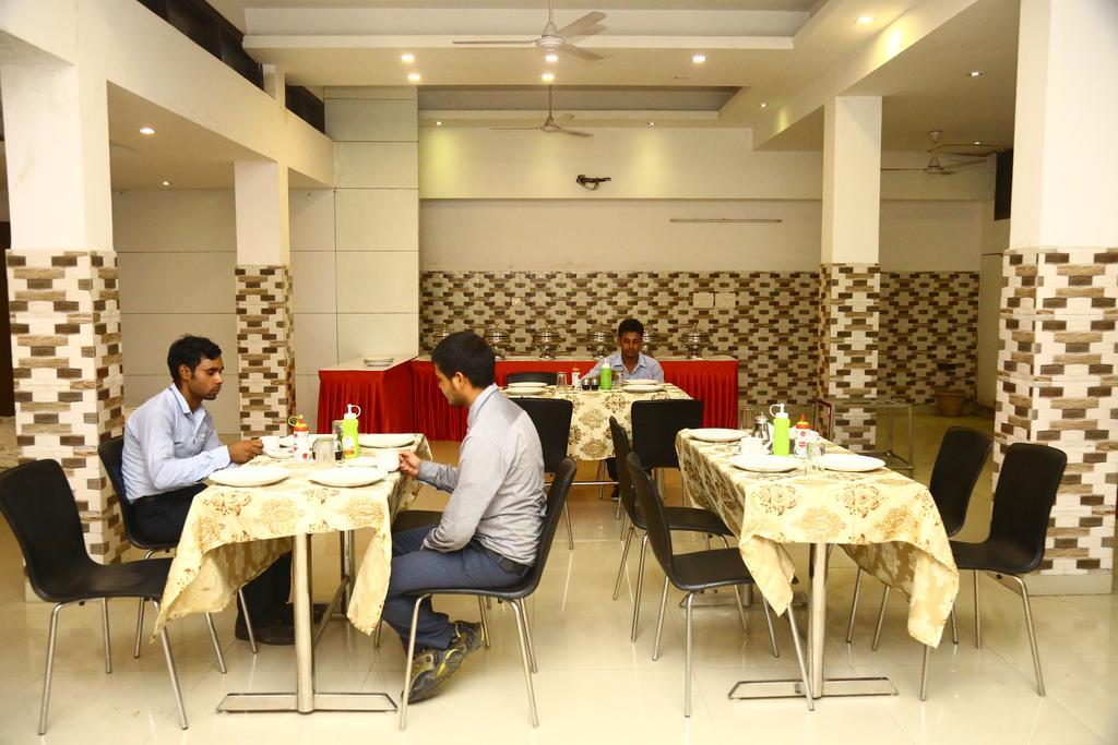 Hotel Smart Inn 2 뉴델리 외부 사진
