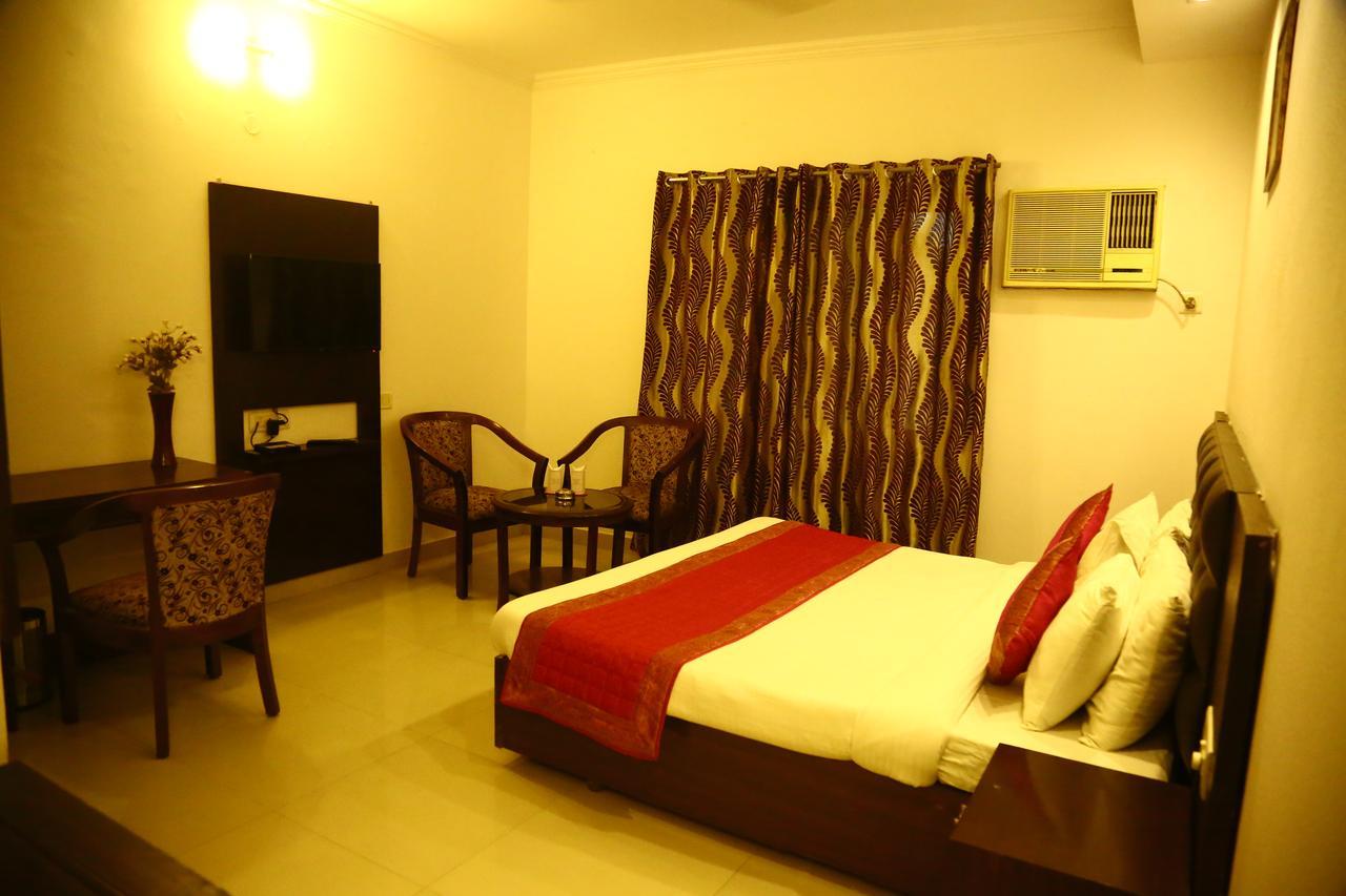 Hotel Smart Inn 2 뉴델리 외부 사진
