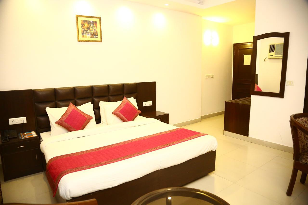 Hotel Smart Inn 2 뉴델리 외부 사진